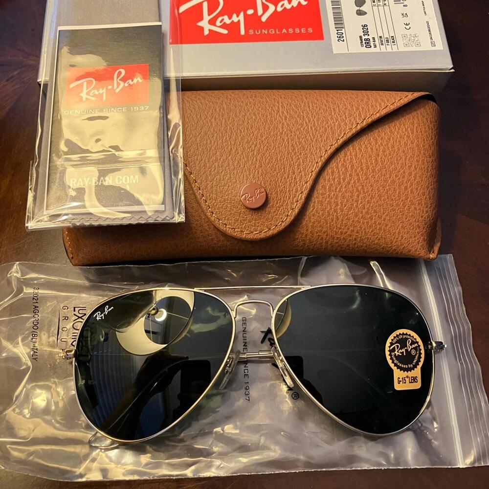 Ray-Ban Gold Frame Black 62mm Lens Aviator Sunglasses Genuine